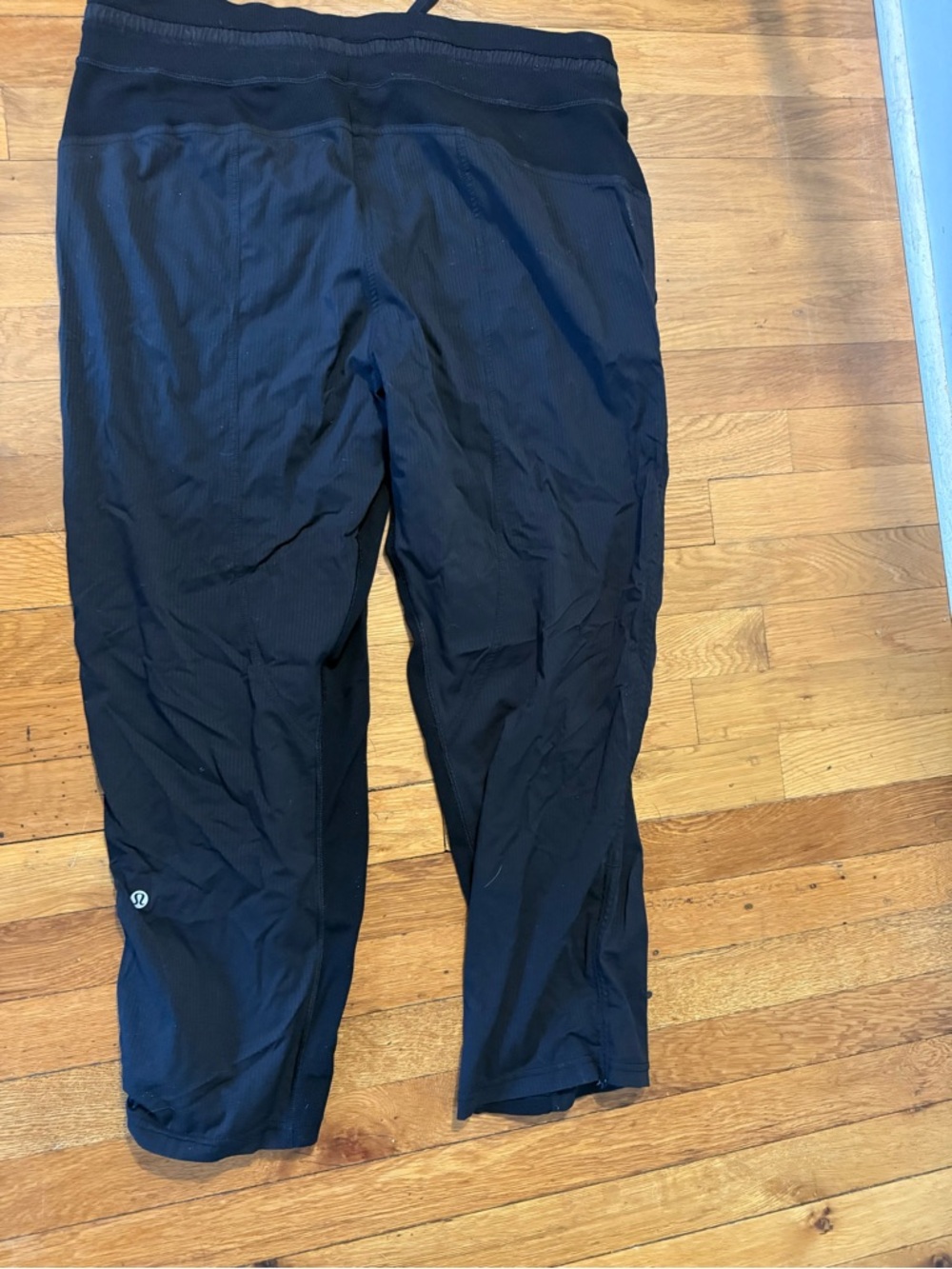 Lululemon Black dance studio crops 12
